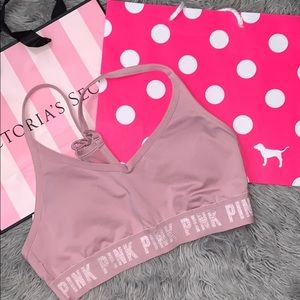 Victoria’s Secret pink sports bra 💕
